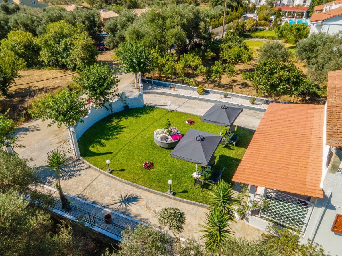Afroditi Holiday Home - Yellow Apartment สโวโรนาตา ภายนอก รูปภาพ